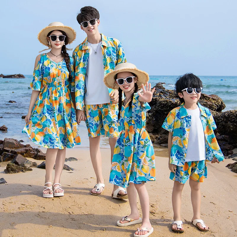 Vacation Area Couple Look Pare - Summer Clothing Looks reseña y precio