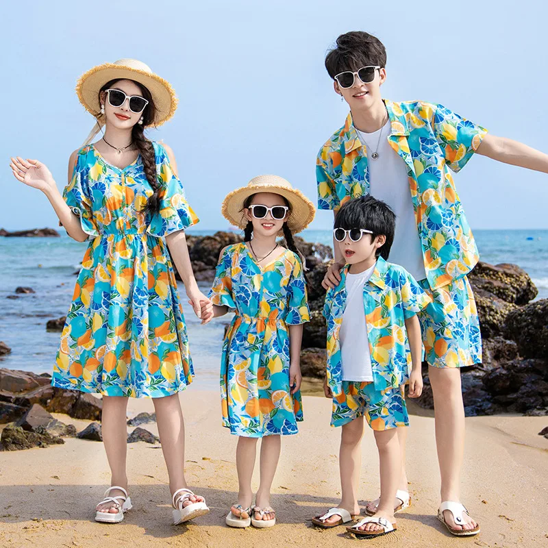 Vacation Area Couple Look Pare - Summer Clothing Looks reseña y precio